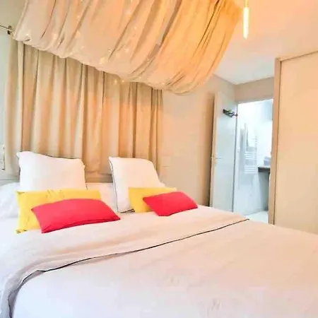 Daire *t2*vue Garonne*piscine*garage*